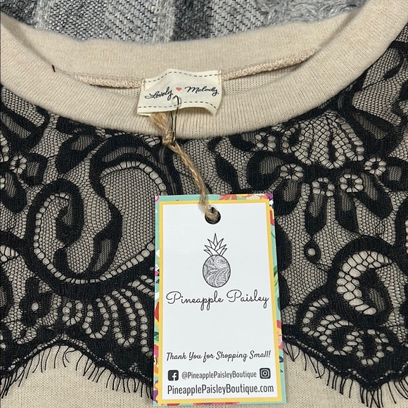 Lovely Melody Black and Cream Embellished Blouse - Picture 2 of 6